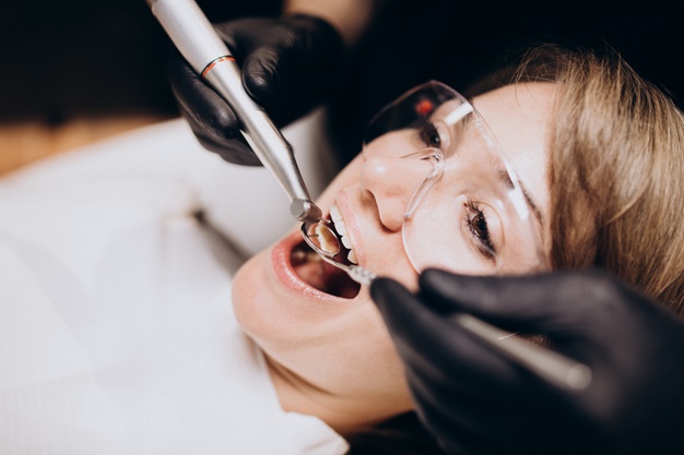 ¿Cuándo se hace una reconstrucción dental?